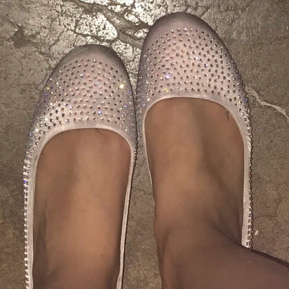 Women/Girls flats - Picture 1 of 3